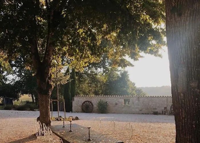 Chateau De Pleneselve *