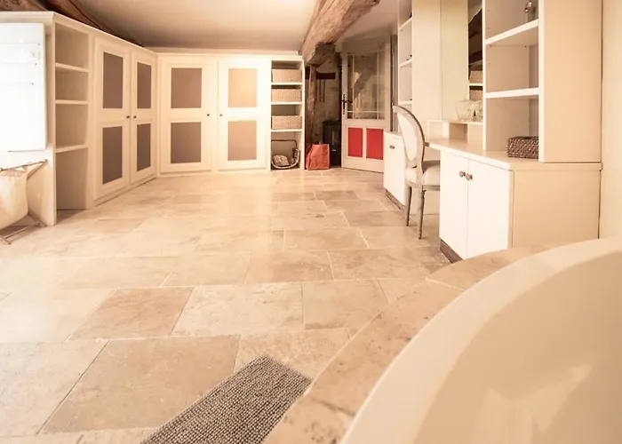 Chateau De Pleneselve Bon-Encontre