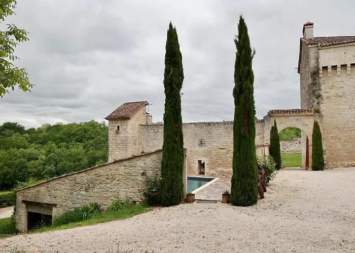 Chateau De Pleneselve